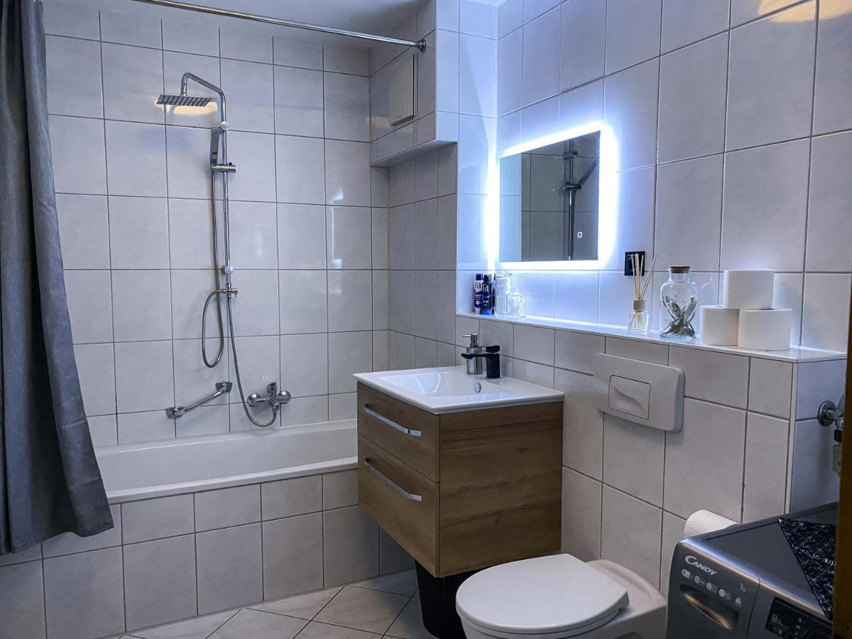 Wohlfuehl-Apartment Mit Kostenfreier Tiefgarage, Wifi & Terrasse لبسيا المظهر الخارجي الصورة